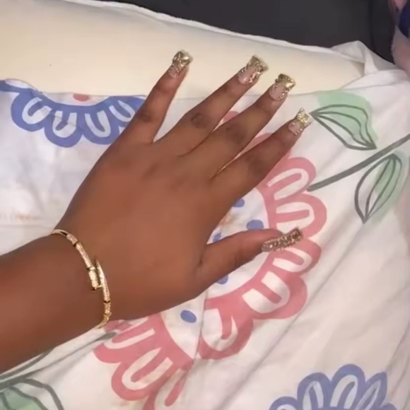 Just Un Clou Nail Gold Crystal Elegant Bracelet - Picture 2 of 13